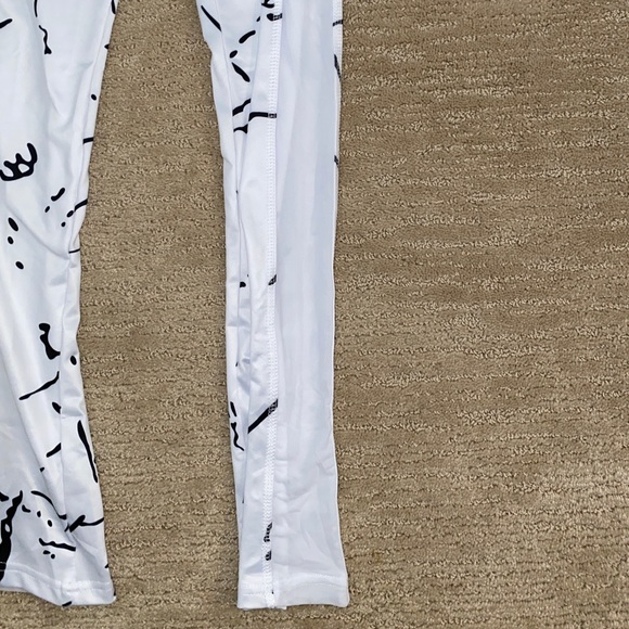 Black and white workout set - Picture 2 of 4